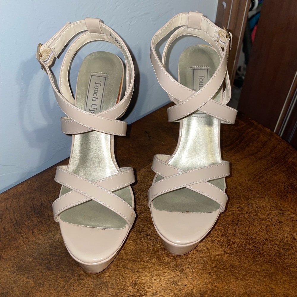 NUDE HEELS